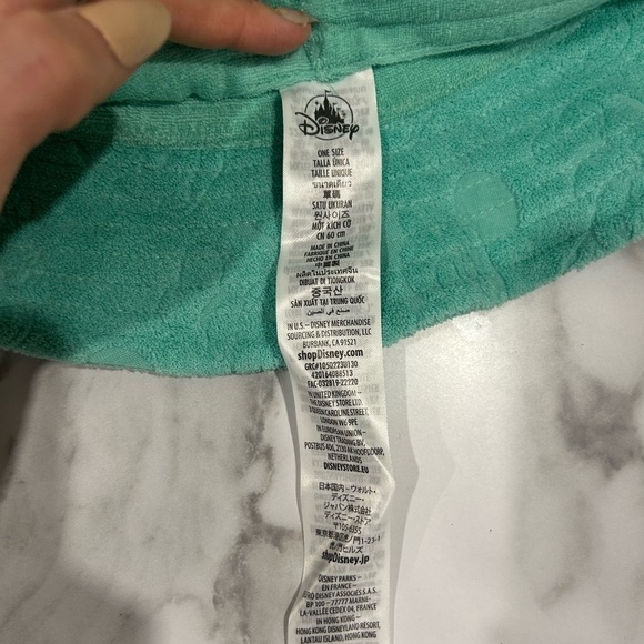 Disney Parks Adults Bucket Hat - Mickey Mouse & Friends Terry Cloth teal NWT - Picture 5 of 5